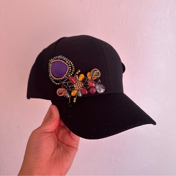 Decorative Cap - Picture 3 of 7